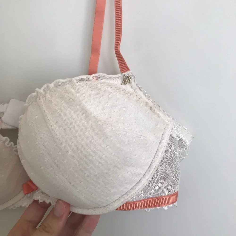 Nina Ricci white vintage lace padded bra💕 - Picture 4 of 5